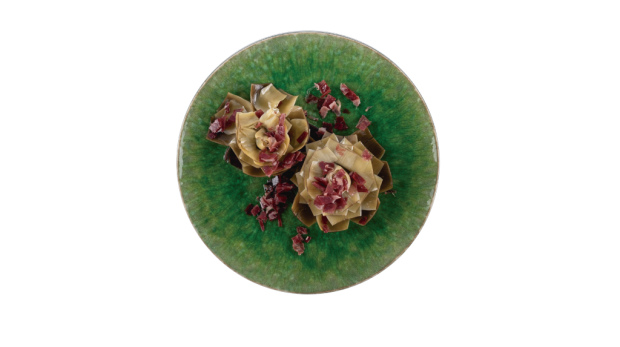 Alcachofa al horno con puntas de jamon iberico